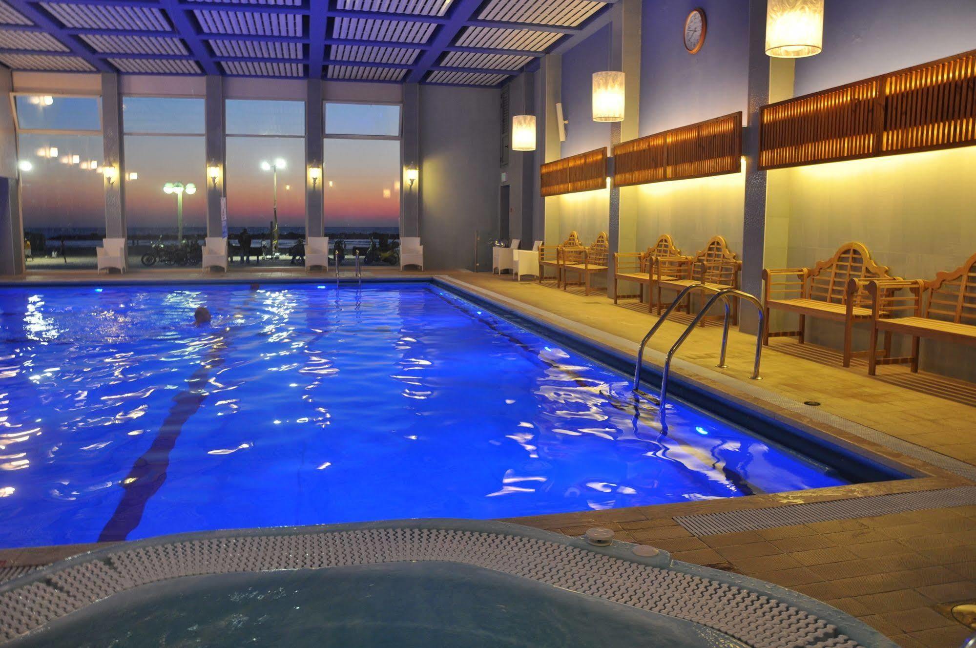 Renaissance Tel Aviv Hotel Ngoại thất bức ảnh